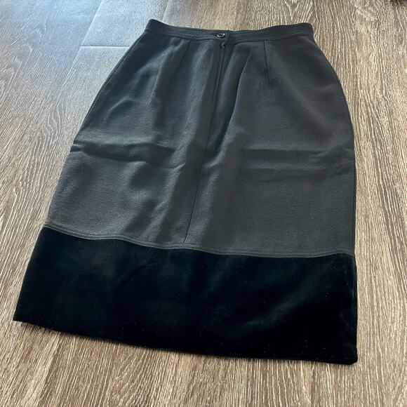 Vintage Valentino Miss V 100% Wool Pencil Skirt Black Velvet Hem Classic Elegant - Picture 7 of 14